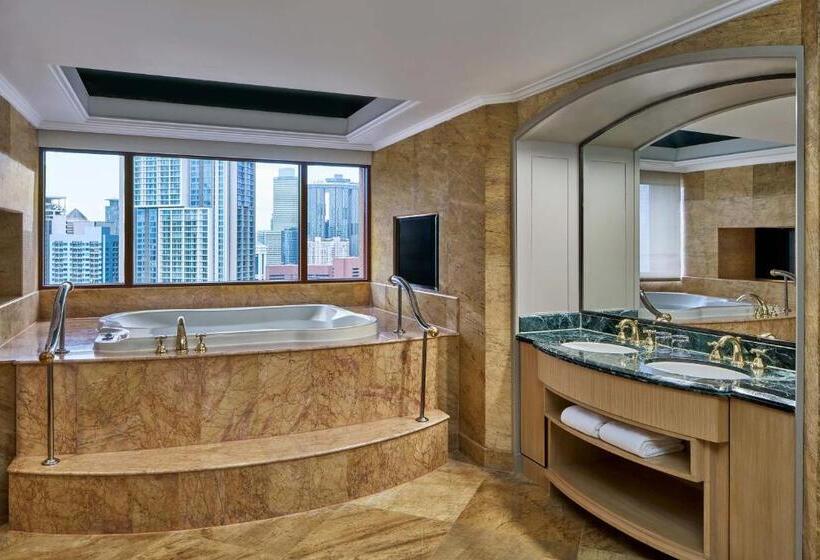 جناح كلوب, Sheraton Imperial Kuala Lumpur