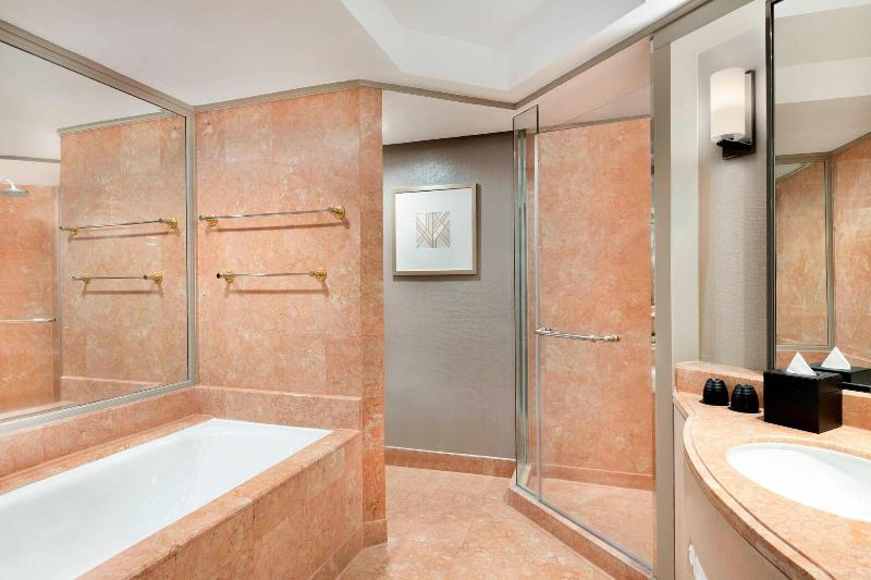 اتاق استاندارد با تخت بزرگ, Sheraton Imperial Kuala Lumpur