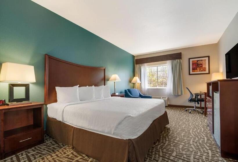 Люкс Кровать Кинг, Surestay Plus Hotel By Best Western Topeka