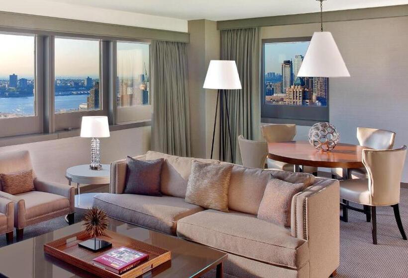 带大床的套房, The Westin New York at Times Square