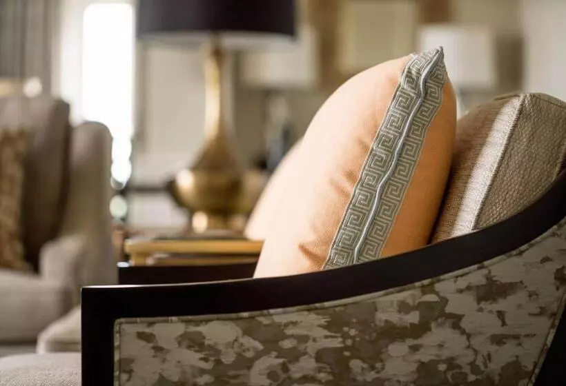 クラブルーム, The Ritzcarlton Naples, Tiburón