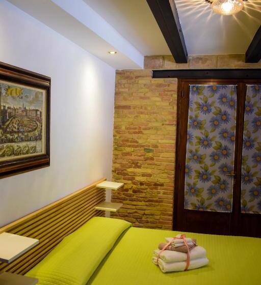 דירת שני חדרים, Casale Civetta