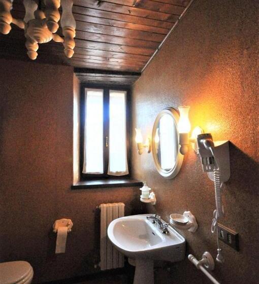 דירת שני חדרים, Casale Civetta