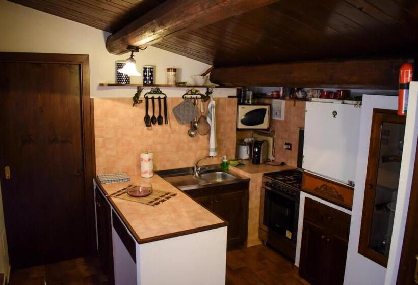 דירת חדר נוף לים, Casale Civetta