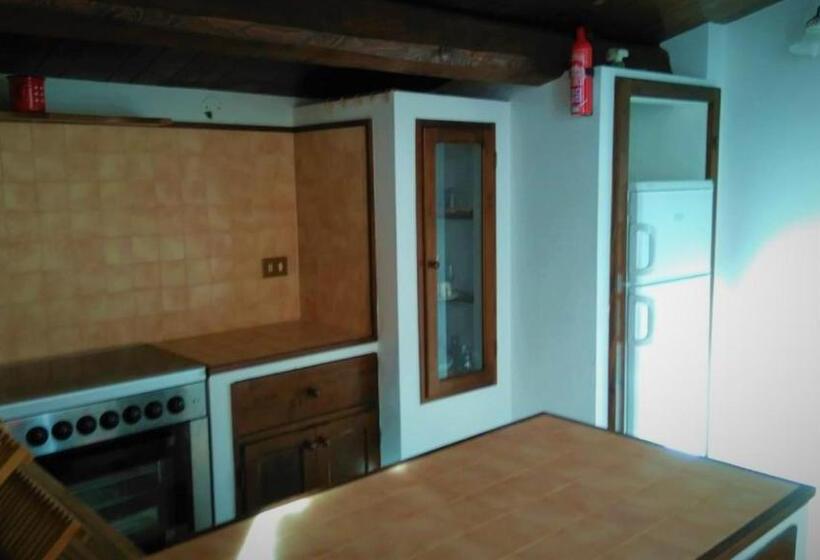 דירת חדר נוף לים, Casale Civetta