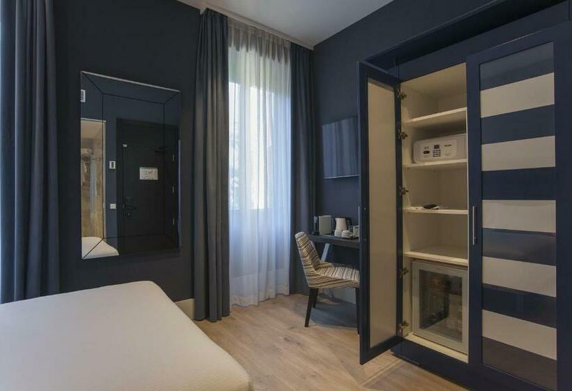 이코노미 룸, Abba San Sebastian