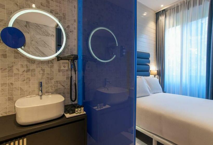 이코노미 룸, Abba San Sebastian