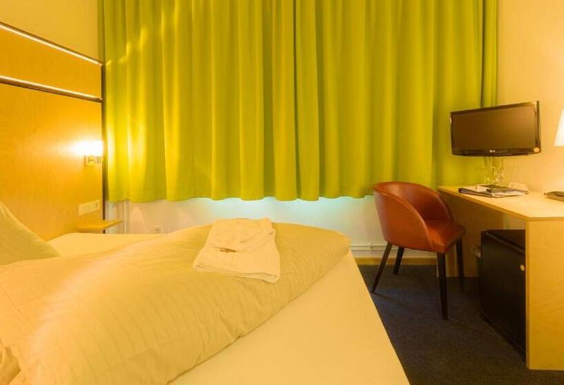 标准单人间, Am Tiefwarensee