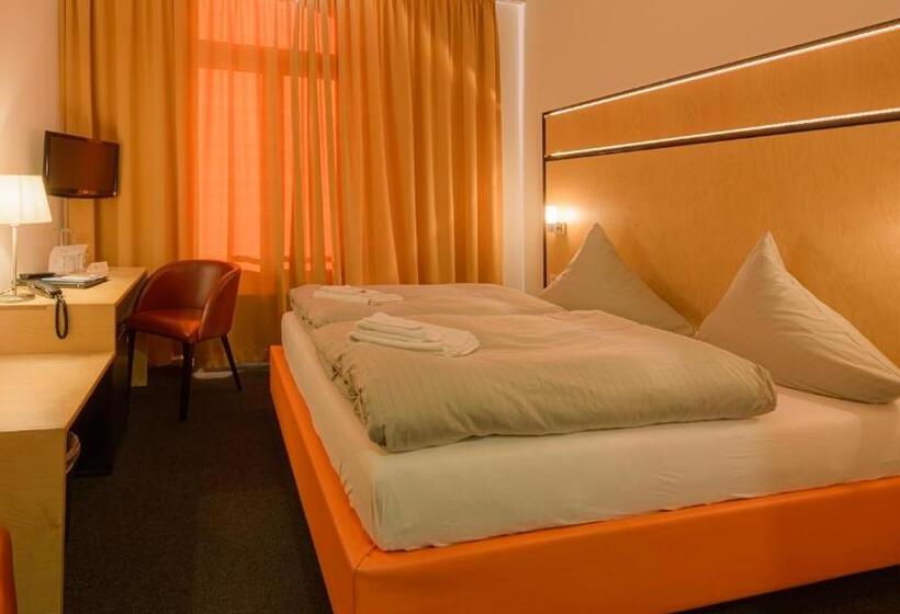 이코노미 룸, Am Tiefwarensee