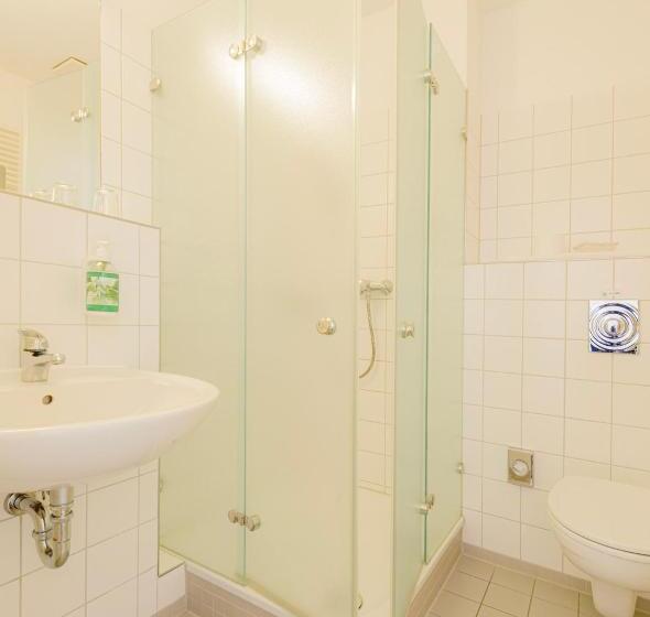 이코노미 룸, Am Tiefwarensee