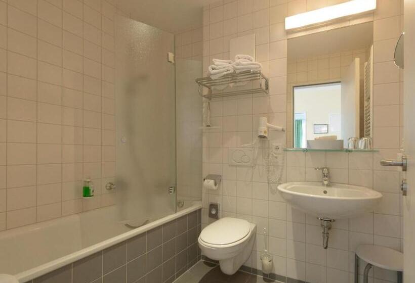 جناح, Am Tiefwarensee