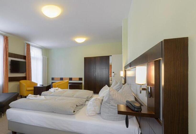 수피리어 룸, Am Tiefwarensee