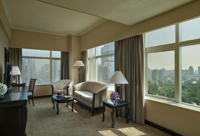 스위트 도시 전망, Celebrity International Grand