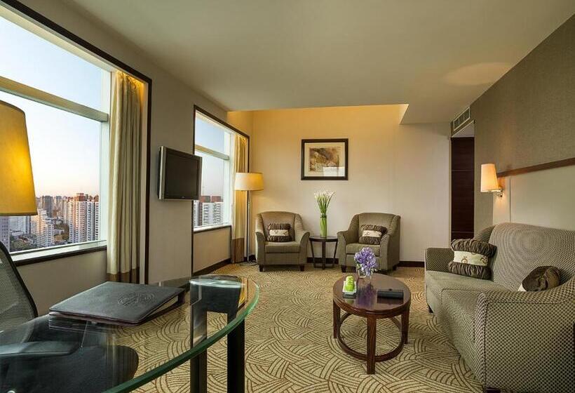 스위트, Celebrity International Grand