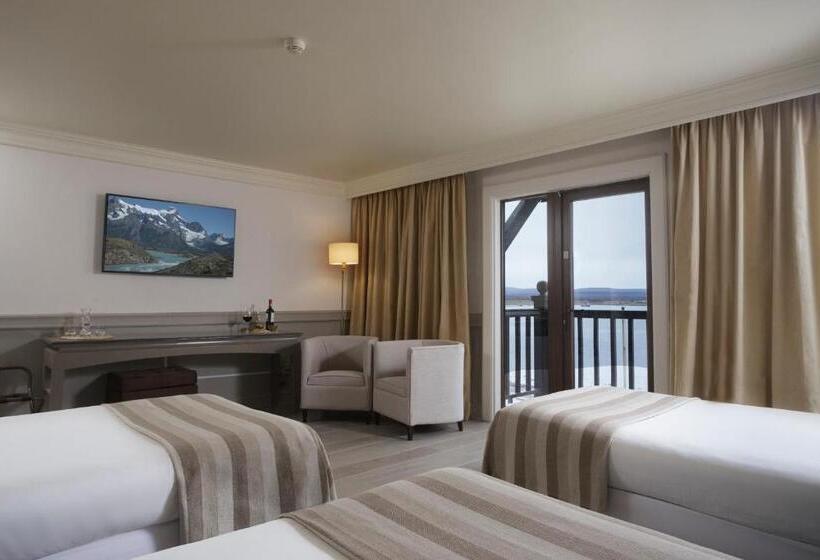 غرفة سوبيريور ثلاثية مطلّة علي البحر, Costaustralis