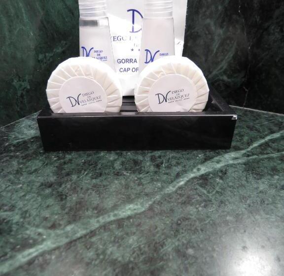 חדר סטנדרט יחיד, Diego De Velazquez