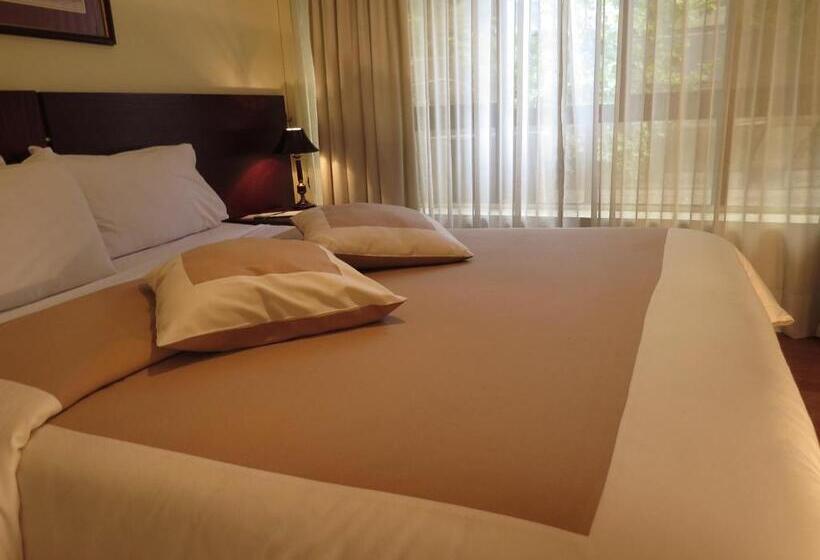 חדר סטנדרט יחיד, Diego De Velazquez