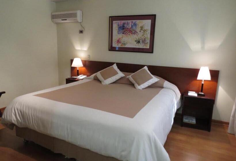 חדר סטנדרט יחיד, Diego De Velazquez