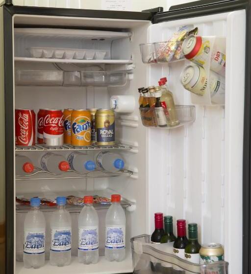 חדר סטנדרט לשלושה, Diego De Velazquez