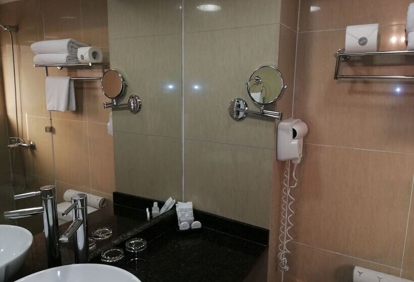 חדר סטנדרט, Diego De Velazquez