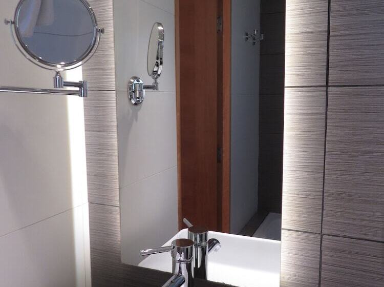 חדר סטנדרט, Diego De Velazquez