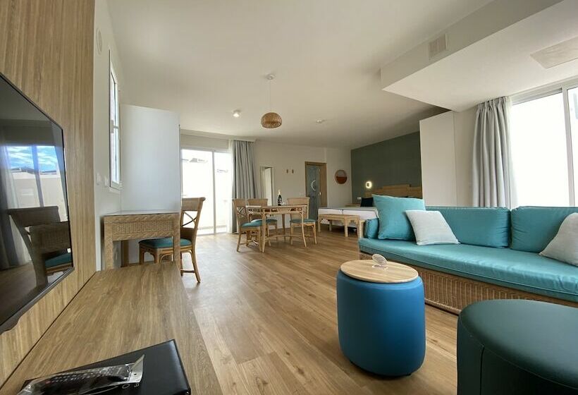 스탠다드 룸 바다 전망, Esmeralda Maris By Livvo