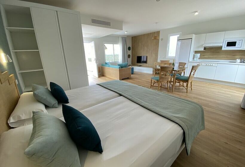 스탠다드 룸 바다 전망, Esmeralda Maris By Livvo