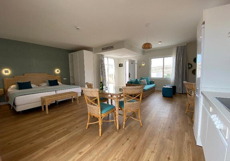 스탠다드 룸 바다 전망, Esmeralda Maris By Livvo