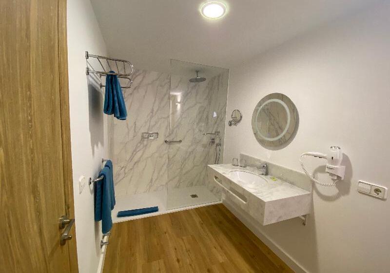 스탠다드 룸 바다 전망, Esmeralda Maris By Livvo