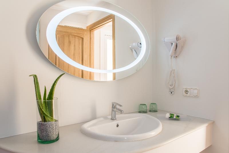 주니어 스위트 바다 전망, Esmeralda Maris By Livvo