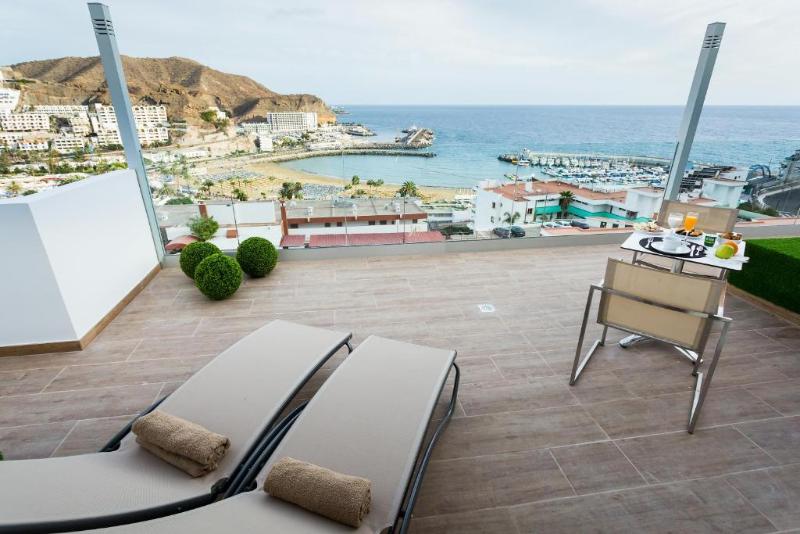 주니어 스위트, Esmeralda Maris By Livvo