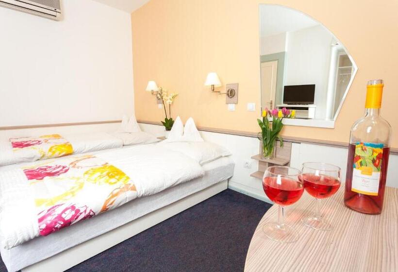 غرفة سوبيريور مطلّة علي الحديقة, Fábián Panzió