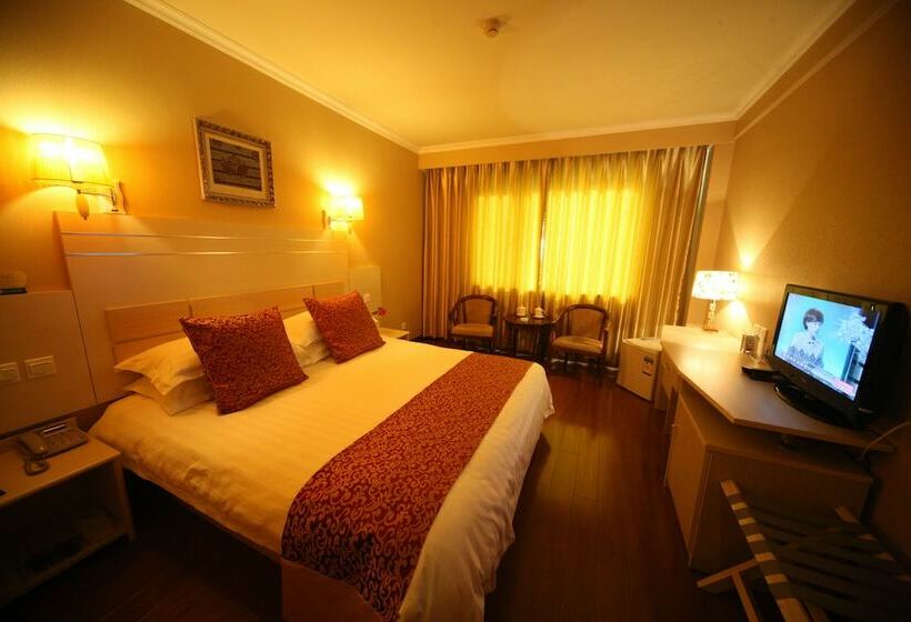 이그제큐티브 룸, Overseas Chinese International