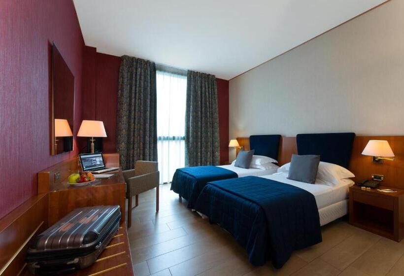 اتاق سوپریور, Parma & Congressi