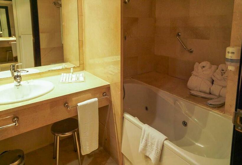 סוויטה, Senator Águilas