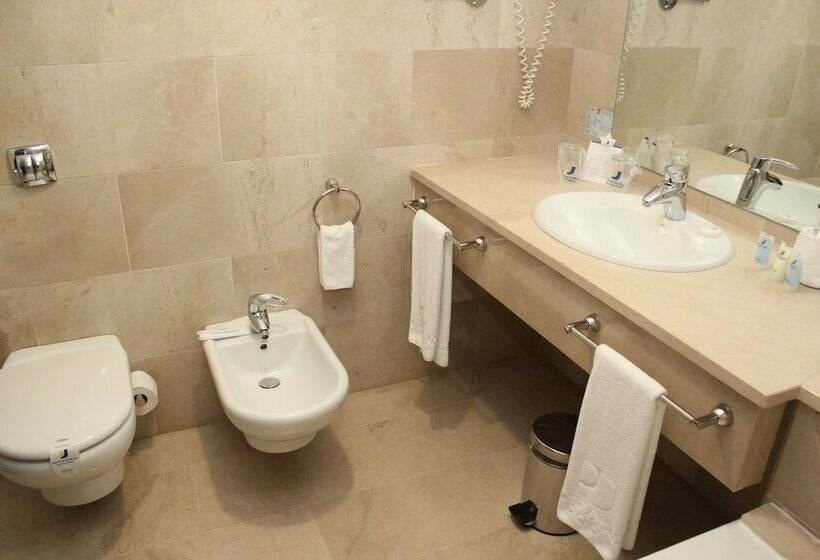 סוויטה, Senator Águilas