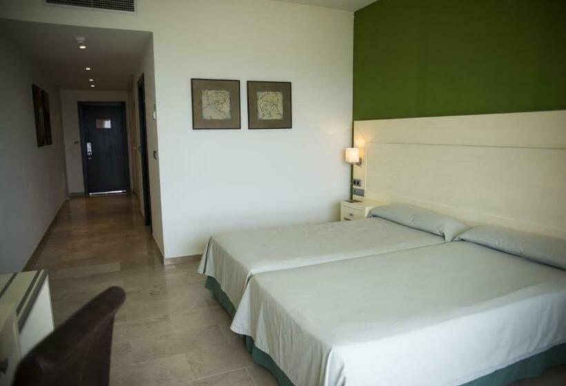 חדר סטנדרט, Senator Águilas