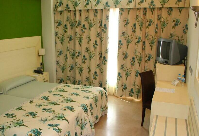 חדר סטנדרט, Senator Águilas