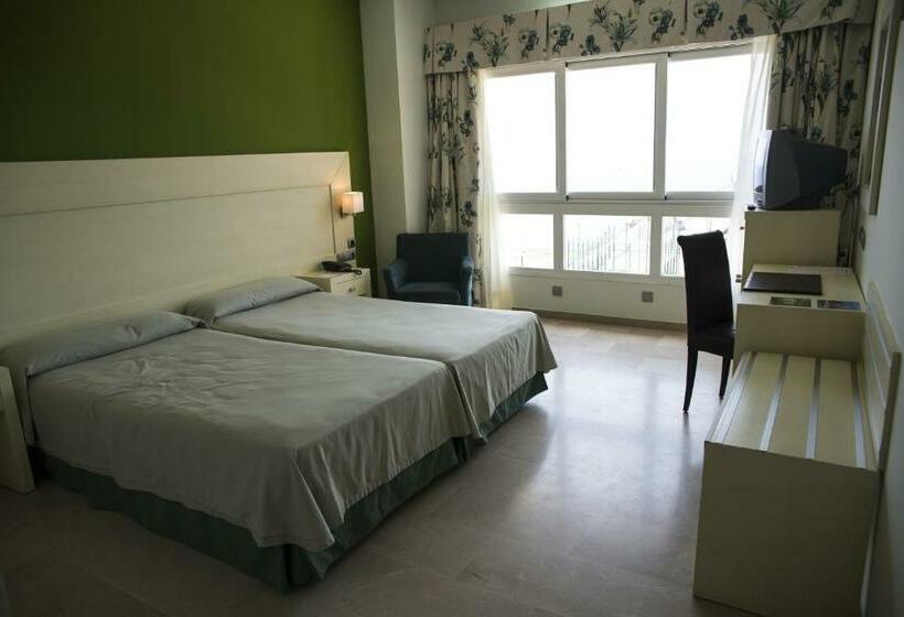 סוויטת 3 חדרי שינה, Senator Águilas