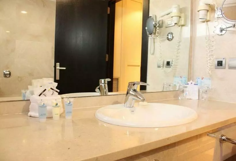 3 Bedroom Suite, Senator Águilas
