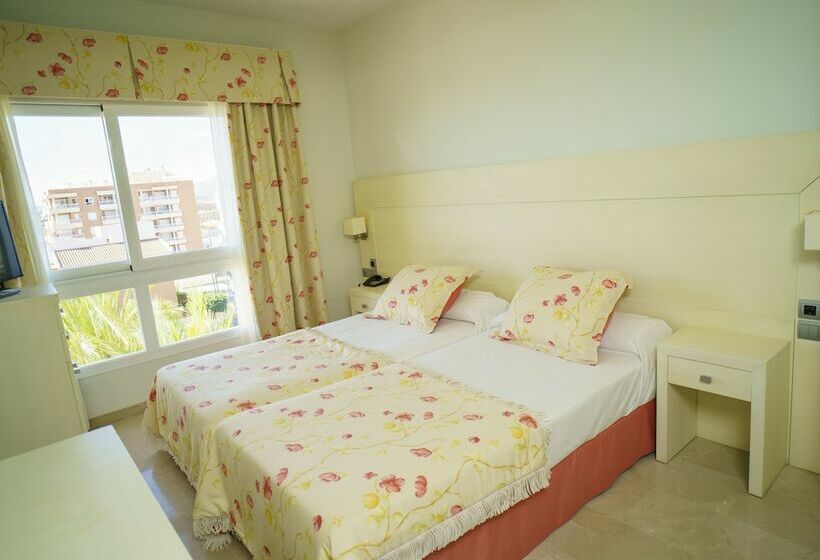 סוויטת 3 חדרי שינה, Senator Águilas