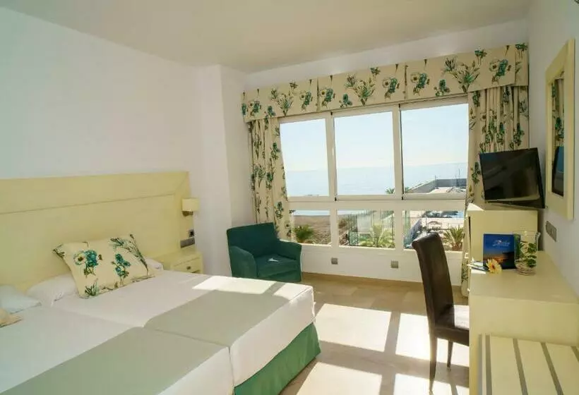 اتاق استاندارد با چشم‌انداز, Senator Águilas