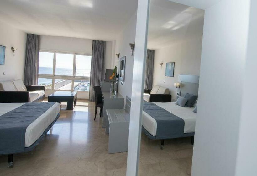 חדר סופריור, Senator Águilas