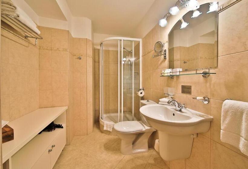 수피리어 룸, Questenberg