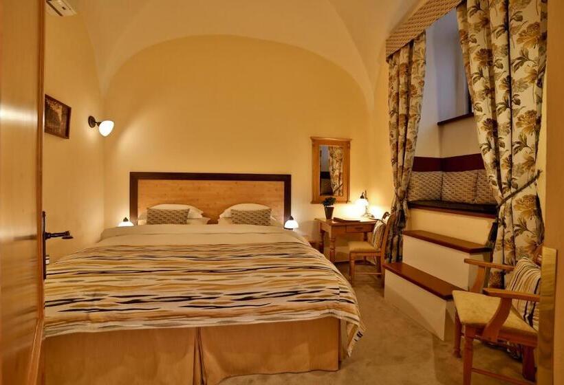 스탠다드 룸, Questenberg