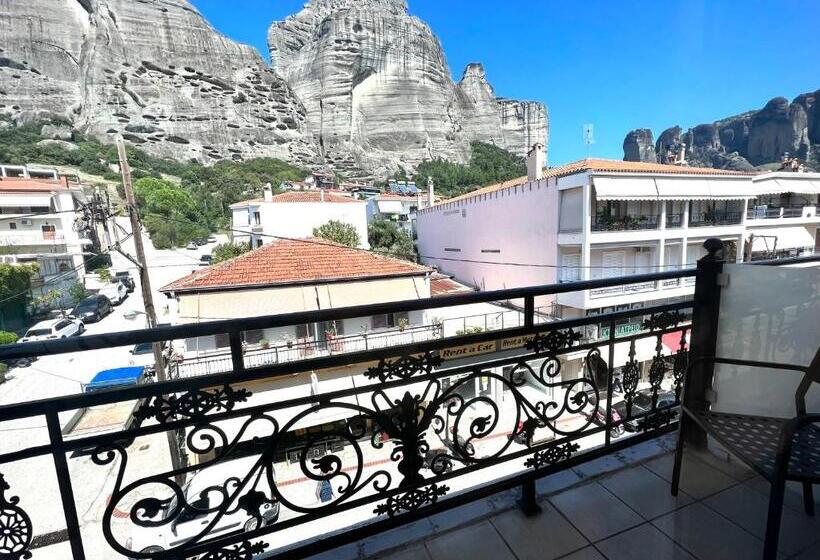 اتاق استاندارد سه تخته با چشمانداز, Rex