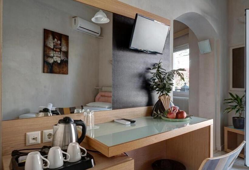 اتاق استاندارد سه تخته با چشمانداز, Rex