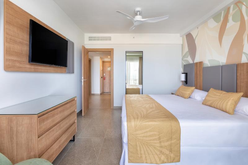 סוויטת ג'וניור סופריור, Hotel Riu Palace Maspalomas - Adults Only