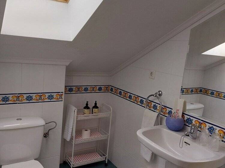 اتاق اکونومی, Villanueva