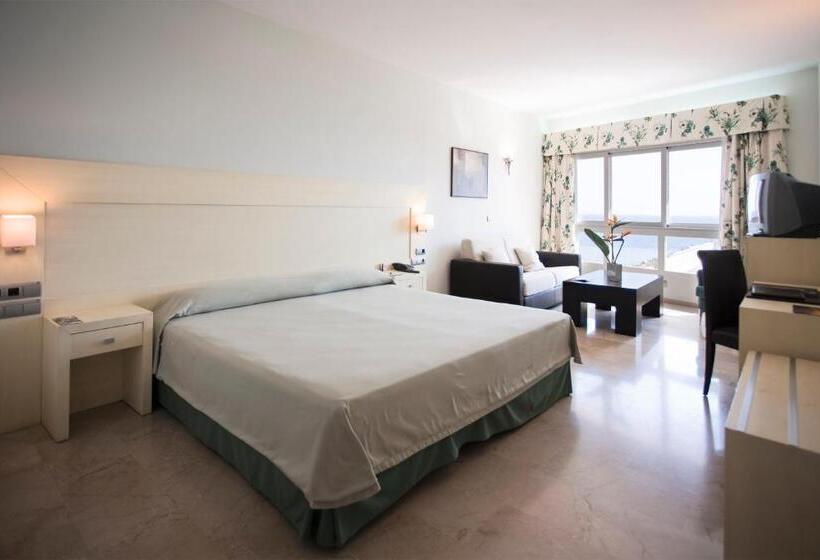 חדר סטנדרט, Senator Águilas